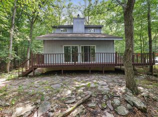 3105 Yorke Ct, Bushkill, PA 18324