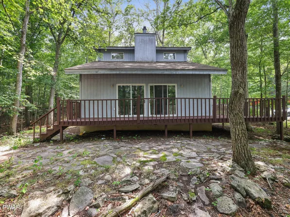 3105 Yorke Ct, Bushkill, PA 18324