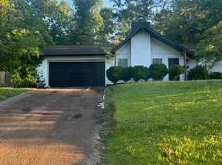 1657 Winchester St, Jackson, MS 39211