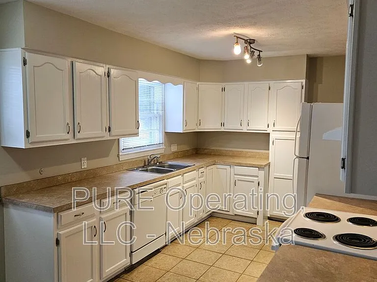 3341 S 89th St — Photo 16