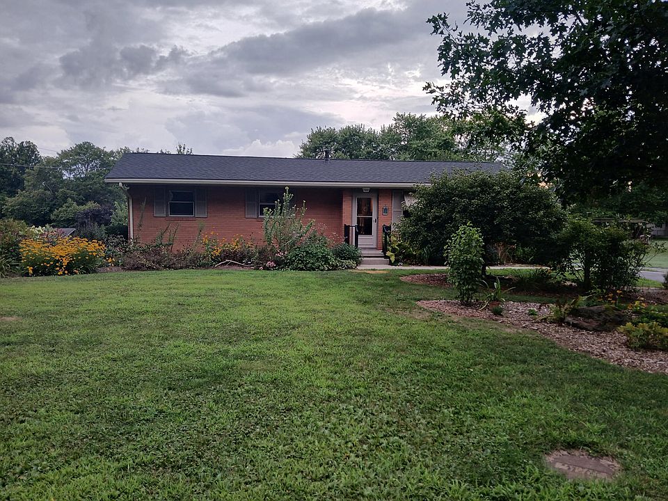 1st image of 145 Sunset Dr NE