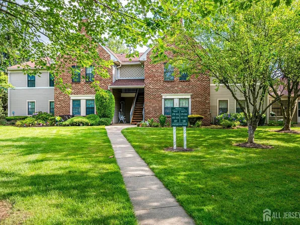186 Wycoff Way W, East Brunswick, NJ 08816