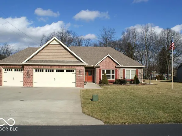 110 W 3rd St, Burlington, IN 46915