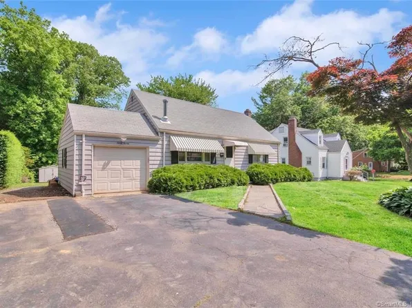 3020 Old Town Road, Bridgeport, CT 06606