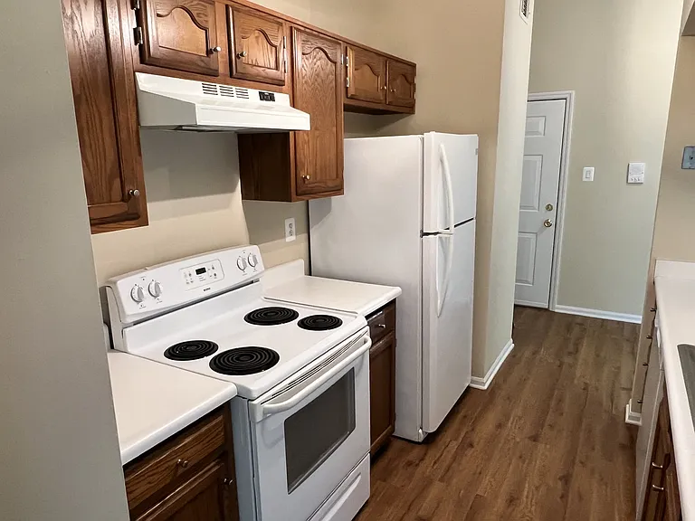 904 Cedar Crest Ct #2 — Photo 7