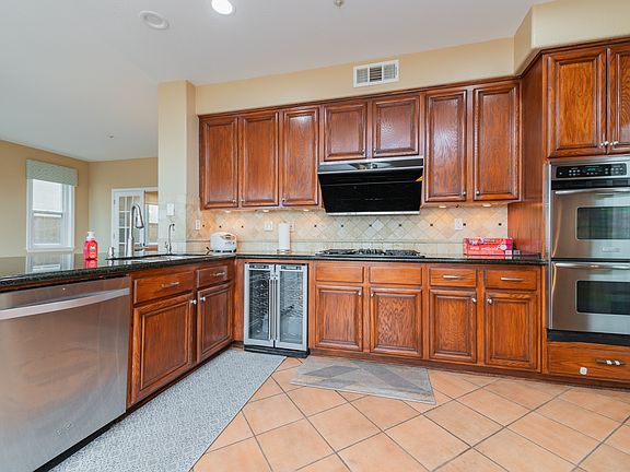 5th image of 6044 Parkcrest Dr
