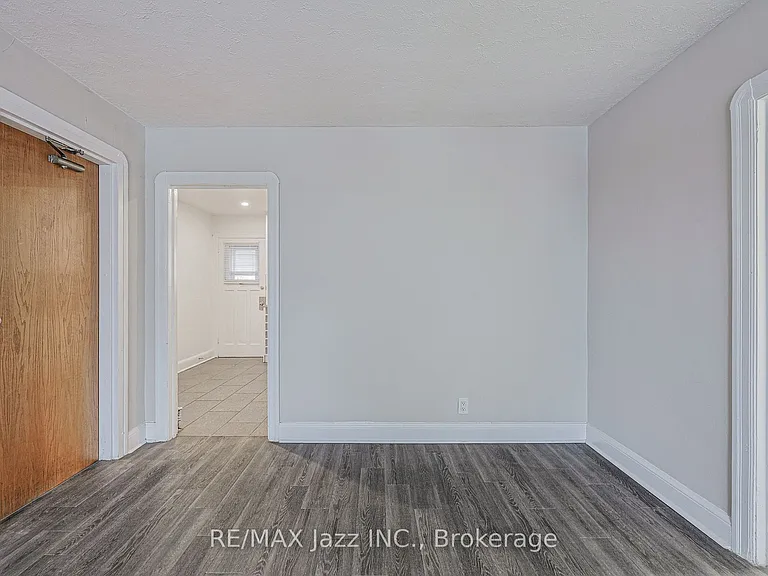 366 Mary St N #4 — Photo 11