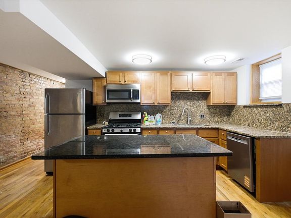 3rd image of 1535 W Leland Ave