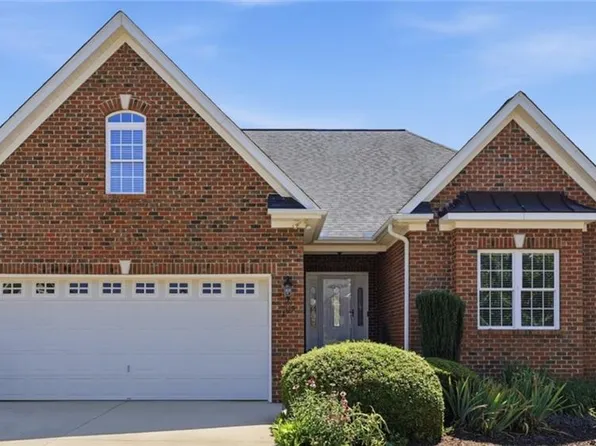 109 Peppertree Dr, Mebane, NC 27302