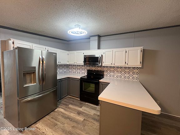 3rd image of 43 Robin Ln