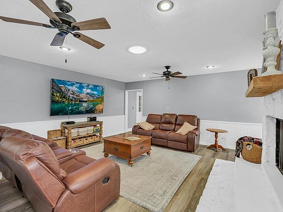 4th image of 2142 Keno Dr