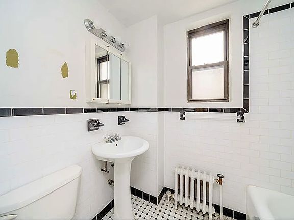 4th image of 237 E 20th St APT 6B