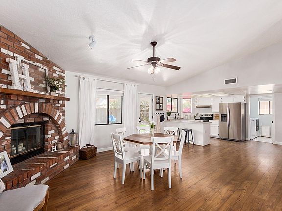 5th image of 461 E San Pedro Ave