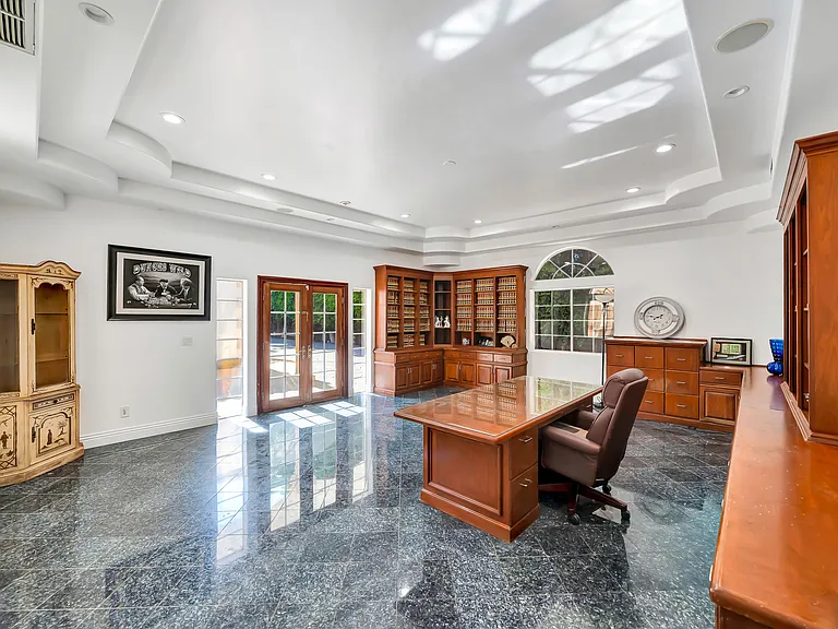7735 Wilbur Ave — Photo 49
