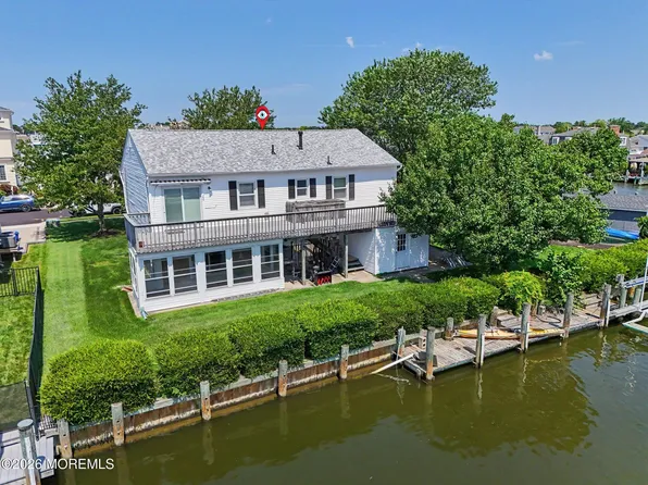 33 Freeman Court, Toms River, NJ 08753