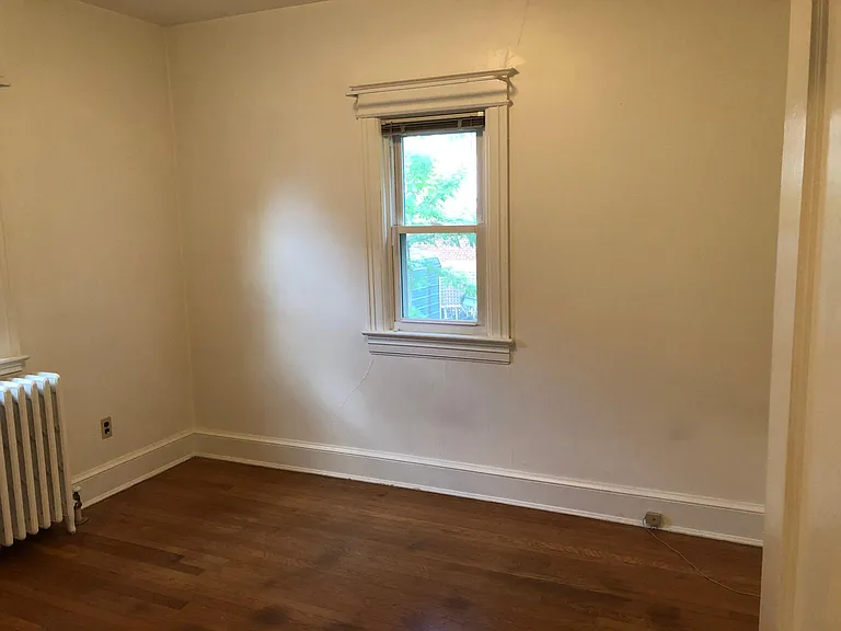 2nd Bedroom, large closet space