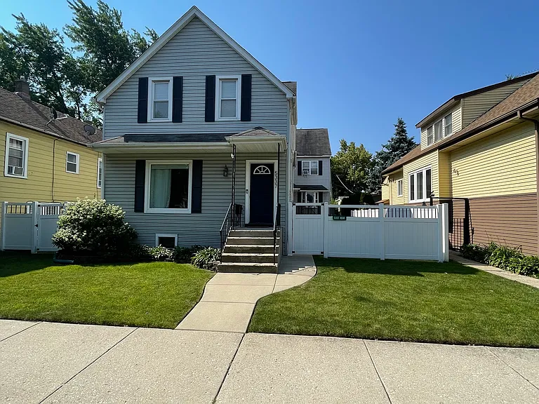 5337 W Carmen Ave — Photo 1