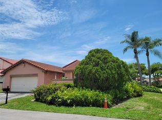 17345 NW 62nd Pl, Hialeah, FL 33015
