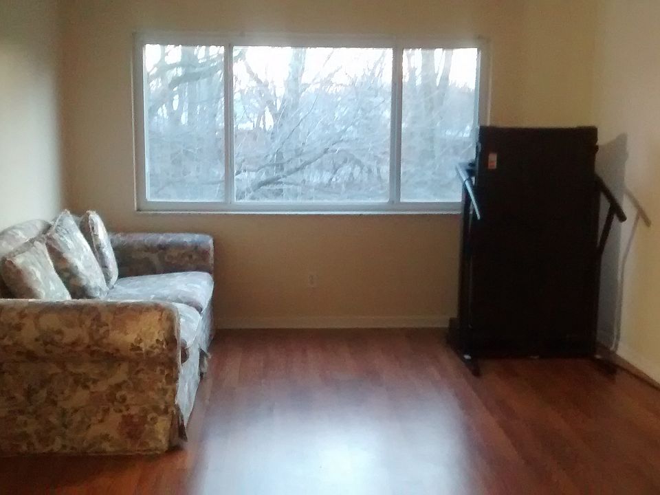 1st image of 800 S Belvoir Blvd APT 202