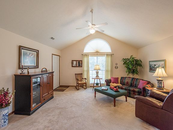 4th image of 5570 Columbard Way Unit 29-557