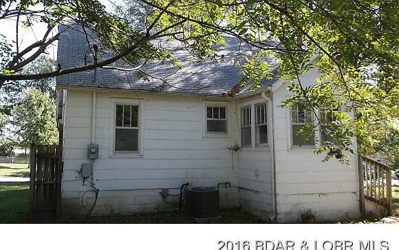 2nd image of 307 N Maple St