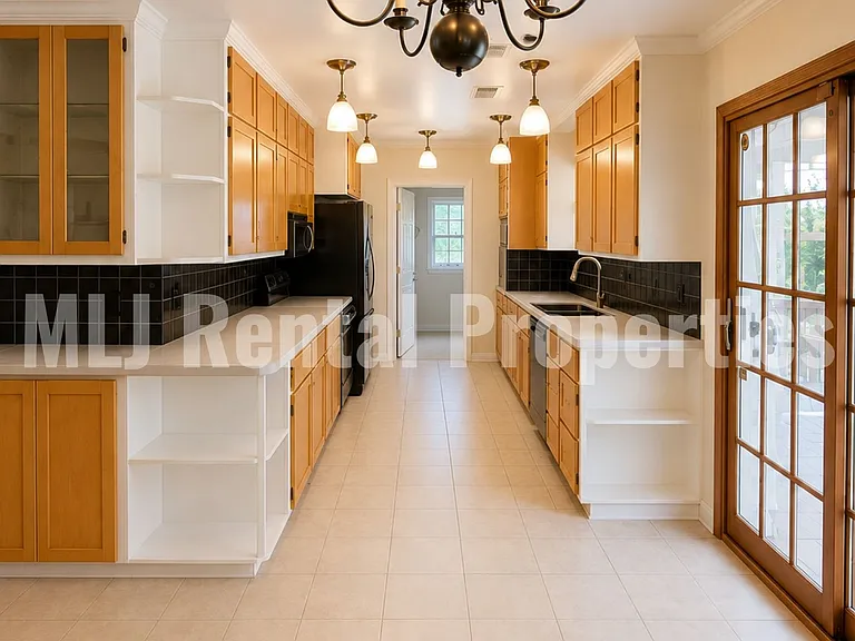 5881 S Irvington Ave — Photo 14