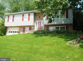 526 Orrs Bridge Rd, Camp Hill, PA 17011