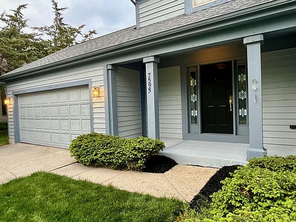 3rd image of 7595 Worsley Pl