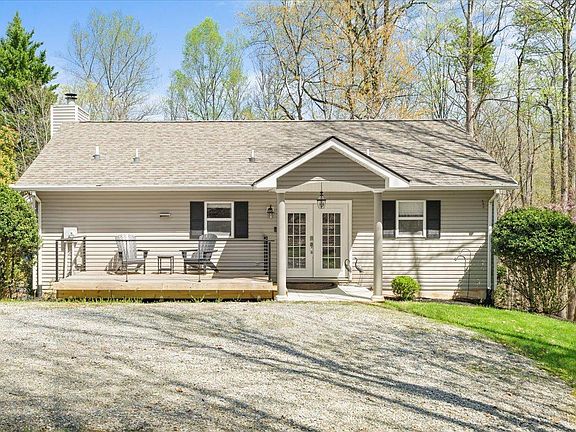 4th image of 290 Dodee Ln