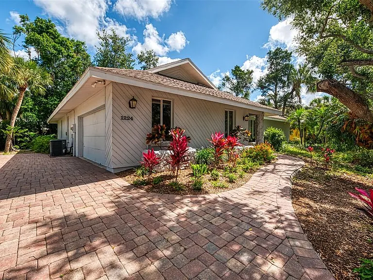 1224 S View Dr — Photo 4
