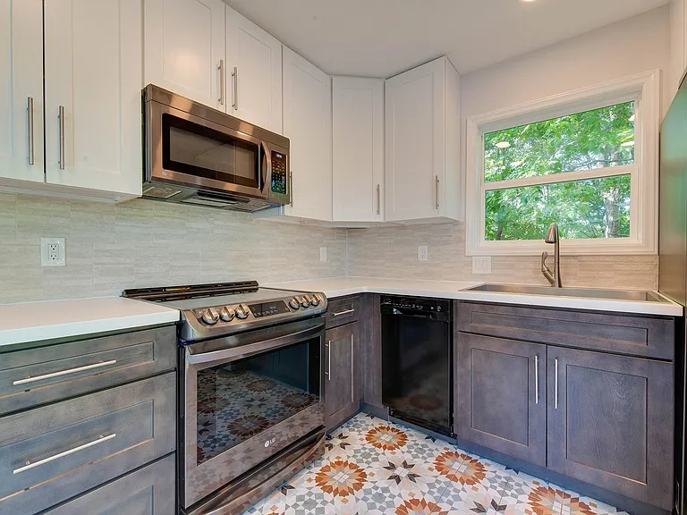 9006 Saint Thomas Ln — Photo 22