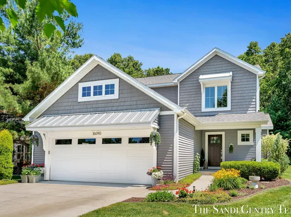 16090 Heron Dr, Spring Lake, MI 49456