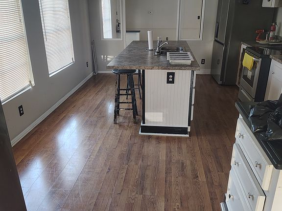 3rd image of 9380 103rd St