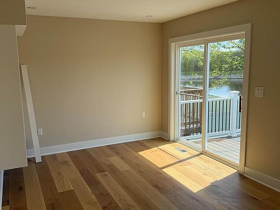 3rd image of 1937 Brookside Dr