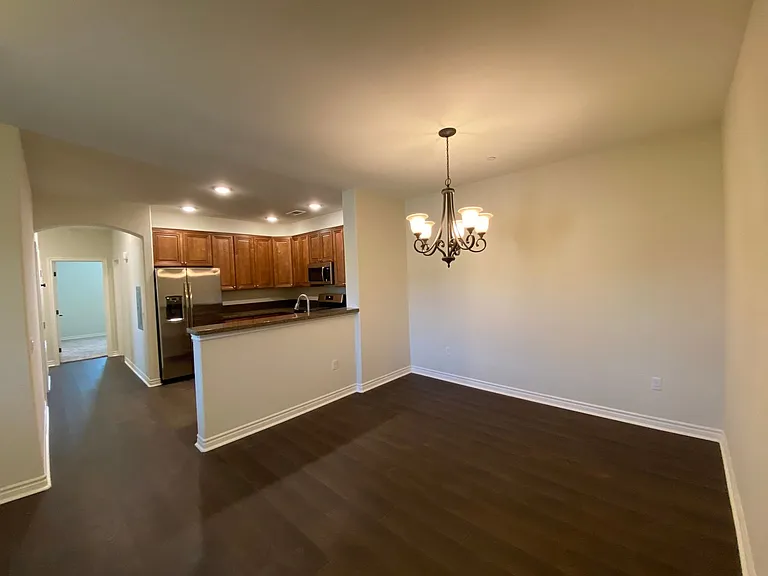 Santa Barbara Luxury Apartment Homes — Photo 43