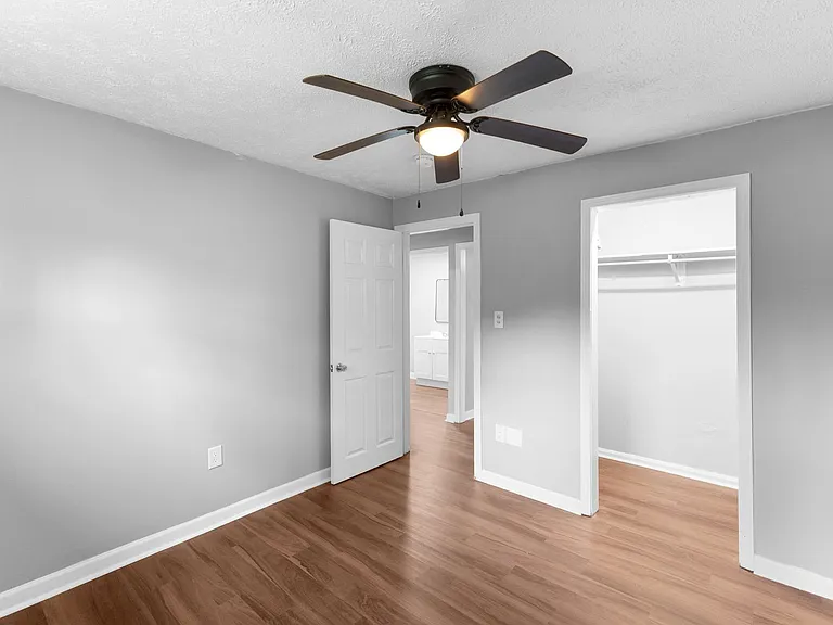 2707 Woodland Ave — Photo 7