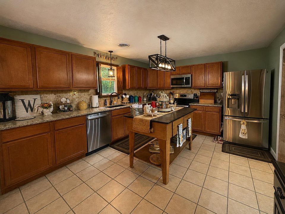 1st image of 137 Winesap Ln