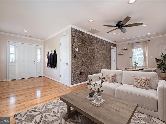 3rd image of 5646 Deale Churchton Rd