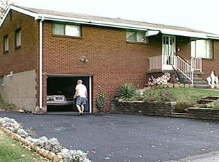 502 Regency Dr, Pittsburgh, PA 15239
