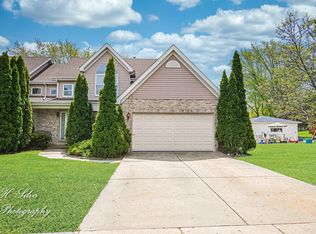 261 W Fullerton Ave, Addison, IL 60101