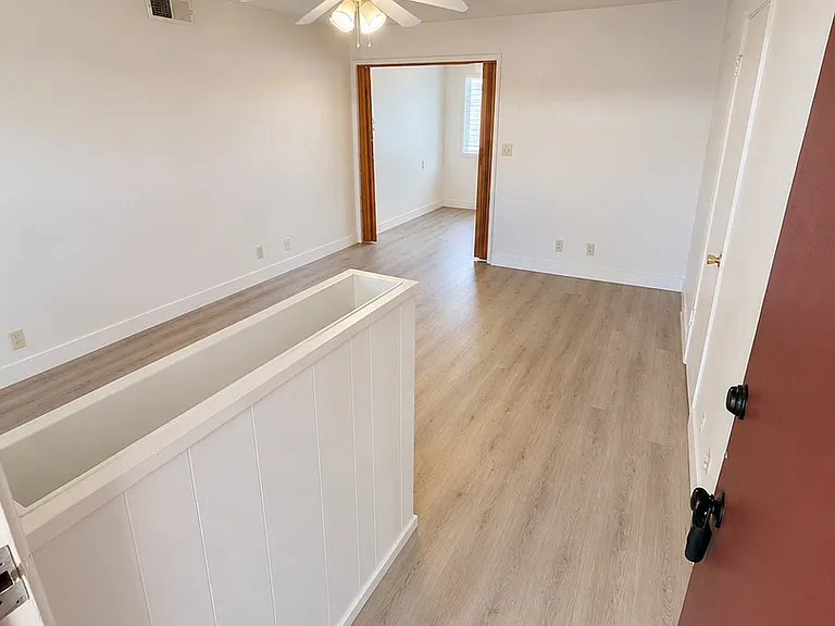 1227 Esplanade — Photo 4