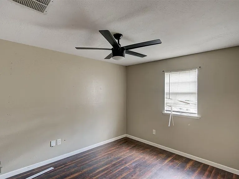 2804 Hood Dr — Photo 8