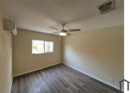 4 bed, 1900 sqft, $1,895 — Photo 2