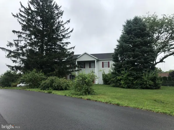 421 Martina Dr, Chambersburg, PA 17201