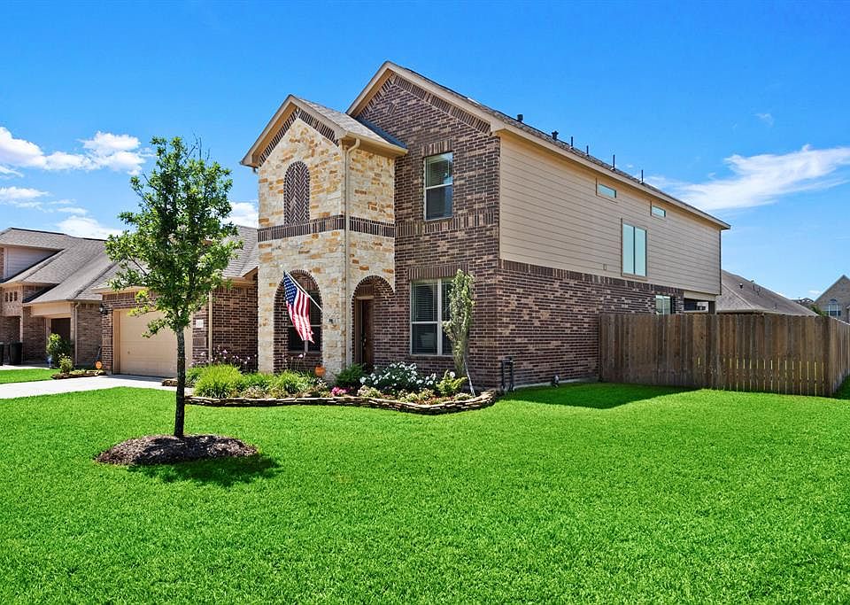 1st image of 13047 Chatfield Manor Ln