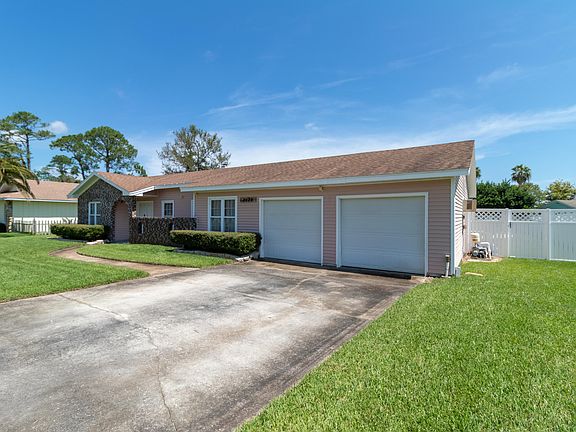 3rd image of 2489 Castaway Dr