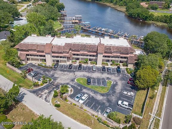 4th image of 1307 RIVER HILLS Circle E #15