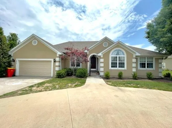 3312 Grand Oaks Dr, Pittsburg, KS 66762
