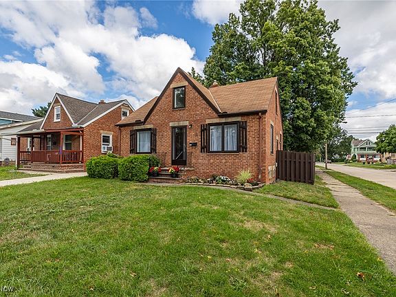 2nd image of 4402 Wood Ave
