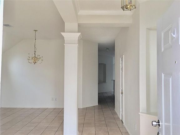 2nd image of 829 Bellflower Dr